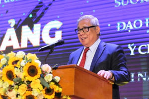 'Trí thức có nhiều chữ, nhưng ngộ chữ là rất nguy hiểm'