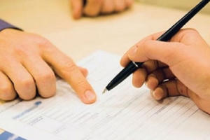 Bình Định: Một cán bộ bị bắt vì giả chữ ký người dân lĩnh tiền đền bù