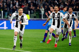 Ronaldo lập hattrick, Juventus thẳng tiến tứ kết Champions League