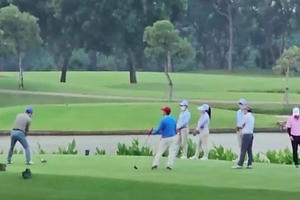 Lãnh đạo, Giám đốc Sở ở Bắc Ninh chơi golf trong giờ làm việc bị kỷ luật hình thức gì? Lãnh đạo, Giám đốc Sở ở Bắc Ninh chơi golf trong giờ làm việc bị kỷ luật hình thức gì?