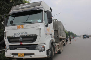 Phạt gần 1,6 tỷ đồng đối với các xe quá tải qua cầu Thăng Long