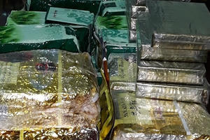 Khống chế các đối tượng lao xe vào Công an, định tưới xăng tiêu huỷ ma tuý