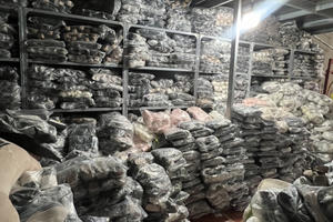 Hà Nội: Hoảng hồn khi giày Dior giá chỉ 55k/đôi!