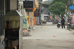 Tin kinh tế 7h30AM: Giá vàng leo thang giữa "cơn bão" đại dịch Covid-19; Tiểu thương Hà Nội đồng loạt đóng quán