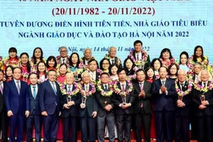 Hà Nội tri ân những Anh hùng thầm lặng cống hiến cho sự nghiệp 'trồng người'