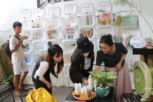 Đổi "RÁC" lấy nông sản sạch Đổi "RÁC" lấy nông sản sạch