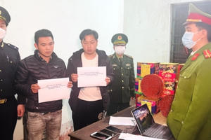 Lào Cai: Bắt giữ 2 đối tượng mua bán pháo hoa nổ và pháo nổ trái phép