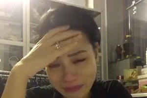 Vợ nghệ sĩ Xuân Bắc vừa khóc vừa bức xúc khi livestream