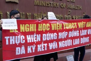 Không chỉ nhân viên y tế Bệnh viện Tuệ Tĩnh bị nợ lương Không chỉ nhân viên y tế Bệnh viện Tuệ Tĩnh bị nợ lương