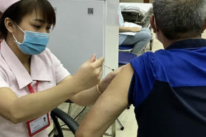 Đẩy nhanh tiến độ tiêm vaccine phòng COVID-19 mũi 3 cho người từ 18 tuổi trở lên