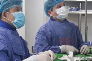 Người đàn ông liên tục nôn ra máu do xuất huyết tiêu hoá nặng Người đàn ông liên tục nôn ra máu do xuất huyết tiêu hoá nặng