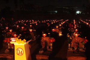 Hơn 3000 ngọn nến tri ân được thắp tại nghĩa trang liệt sĩ Hà Nội