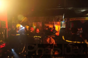 TP HCM: Cháy 1 căn nhà và 9 ki - ốt tại quận Bình Tân