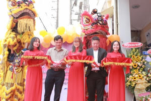 Lâm Đồng: Công ty TNHH Quốc tế Instulink trao tặng nhiều học bổng cho học sinh hiếu học