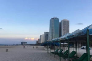 Đà Nẵng: Tạm dừng hoạt động tắm biển, thể thao trong nhà, ngoài trời và cắt tóc