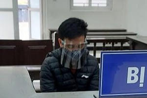 Bị tấn công, bị cáo dùng dao chống trả gây thương tích 31% Bị tấn công, bị cáo dùng dao chống trả gây thương tích 31%