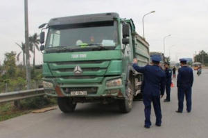 Xe quá tải vẫn lộng hành
