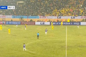 Báo Indonesia ấn tượng trước không khí bóng đá của V-League