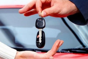 Vay tiền mua ô tô, lãi suất ngân hàng đồng loạt giảm sâu