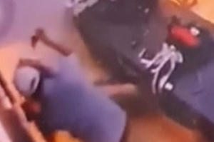 Bắc Ninh: Mâu thuẫn tình cảm, nam thanh niên dùng dao bầu sát hại người yêu rồi nhảy cầu tự tử Bắc Ninh: Mâu thuẫn tình cảm, nam thanh niên dùng dao bầu sát hại người yêu rồi nhảy cầu tự tử