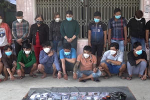 Đồng Tháp: Triệt phát tụ điểm lắc tài xỉu, "tóm gọn" 23 đối tượng