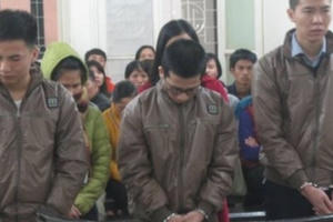 “Vẽ” ra giấy khám sức khỏe giả, hai cựu sinh viên lãnh án