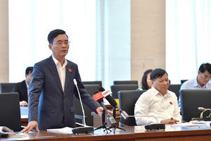 Lo tăng vốn dự án để... "làm xiếc"