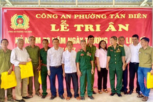 TP Biên Hoà: Công an phường Tân Biên tri ân, tặng quà gia đình chính sách