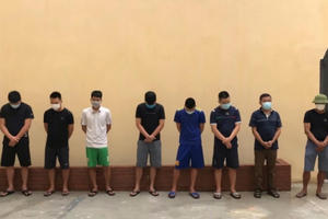 8 tổ công tác đồng loạt bắt 11 đối tượng trong đường dây cá độ bóng đá ở Hà Tĩnh