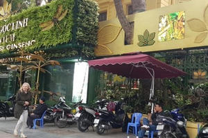 Đất vàng công sở, hàng quán bủa vây: Thông tin hợp đồng thuê bị bưng bít