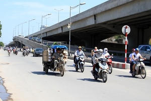 Dự báo thời tiết ngày 4/9: Hà Nội ngày nắng, đêm có mưa rào và giông Dự báo thời tiết ngày 4/9: Hà Nội ngày nắng, đêm có mưa rào và giông
