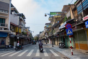 Khách sạn "đất vàng" rao bán trăm tỷ đồng, có nên bỏ tiền đầu tư?