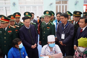 Thường trực Ban Bí thư dự chương trình 'Xuân Biên phòng ấm lòng dân bản' tại huyện A Lưới