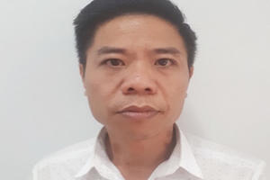 Khởi tố đối tượng giấu súng đạn trên ô tô