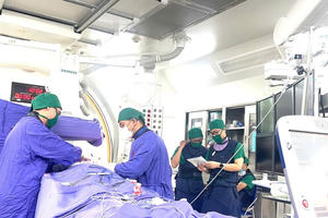 Quảng Ninh “dốc sức” thu hút và nâng chất đội ngũ bác sĩ