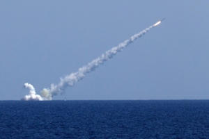 Tàu ngầm Nga thử sức mạnh tên lửa chống nhóm tàu sân bay mạnh nhất