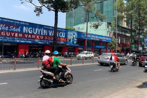 Địa ốc 7AM: Loạt công trình văn hóa ở TP HCM 'chôn chân' vì thiếu vốn, đất công đang cho thuê giá... 0 đồng