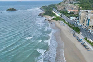 Người dân Vũng Tàu được phép tắm biển