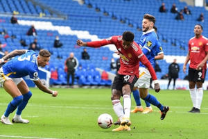 Brighton 2-3 M.U: Phút bù giờ nghiệt ngã