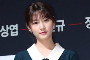 Diễn viên Kim Sae Ron xin lỗi vì bỏ trốn sau khi gây tai nạn