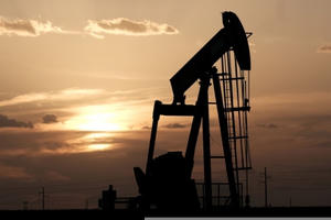 Dầu thô lại tăng mạnh, vượt xa mốc 100 USD/thùng do lo ngại khủng hoảng nguồn cung