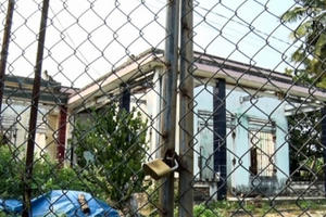 Địa ốc 7AM: Dự án trụ sở Vinacomin "trơ khung", loạt toà tháp hoang tàn ở Thủ đô