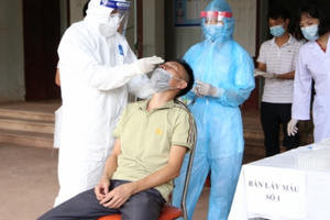 Hà Nội xét nghiệm SARS-CoV-2 cho đối tượng nguy cơ tại cộng đồng
