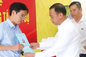 Huyện Thống Nhất công bố Quyết định bổ nhiệm công tác cán bộ