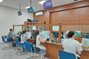 Thanh toán không dùng tiền mặt, người dân dễ tiếp cận dịch vụ y tế