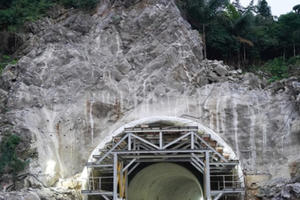 Bên trong đại công trường xây dựng hầm bao biển lớn nhất Việt Nam