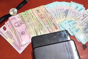 'Siêu trộm nhí' đột nhập lấy hơn 50 triệu trong ô tô