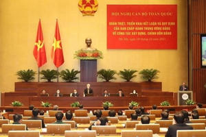 Xây dựng và chỉnh đốn Đảng để làm tròn trọng trách trước giai cấp và dân tộc (Bài 1)