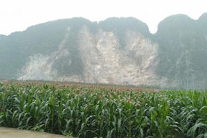 Khai thác cắt tầng sai phép tại mỏ đá Hang Voi, huyện Lạc Thủy