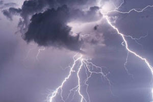 Sét đánh tử vong một nhân viên sân bay Nội Bài